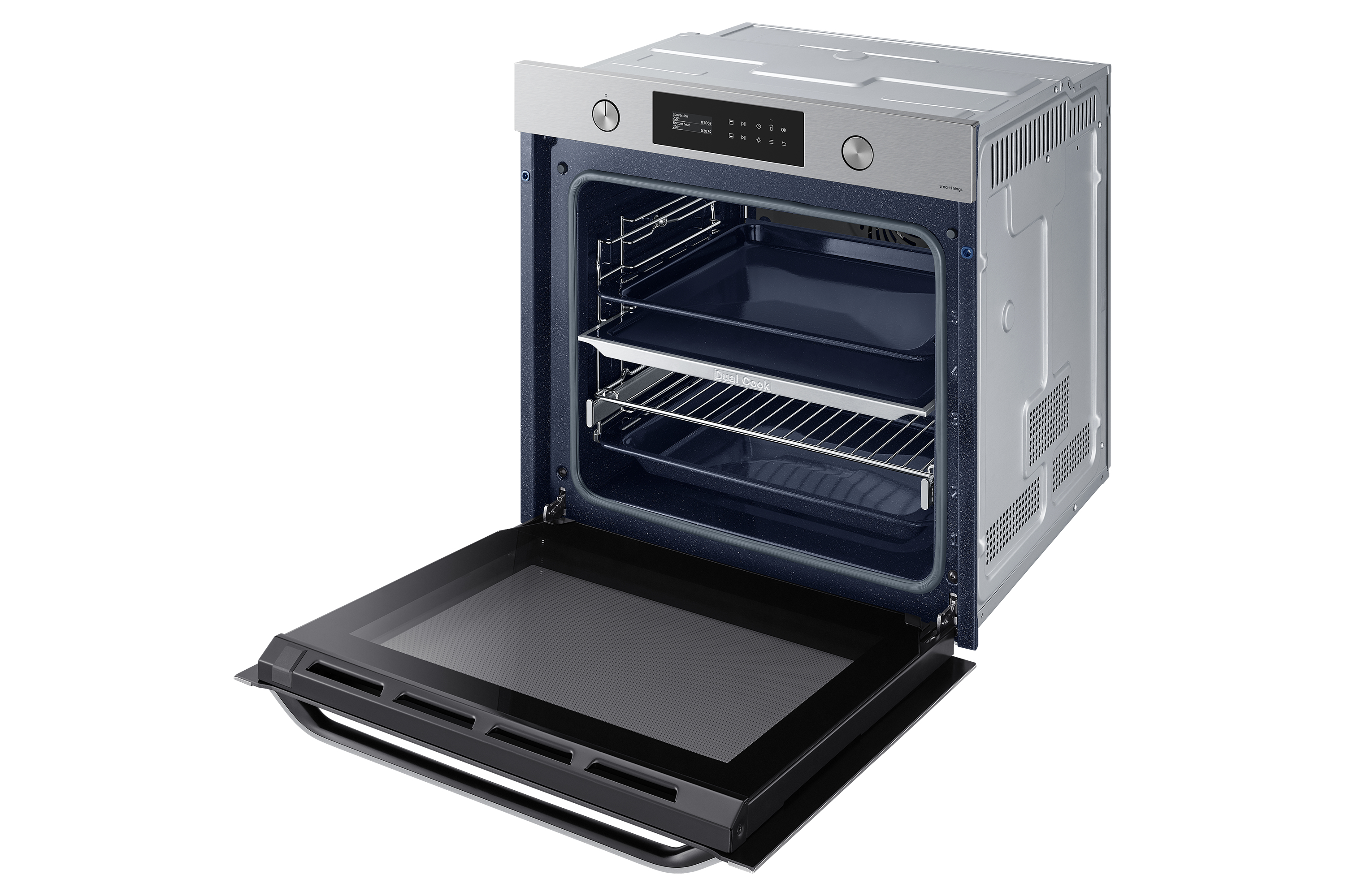 Forno incasso argentato con porta a vetri aperta, due teglie e una griglia nell'interno blu.