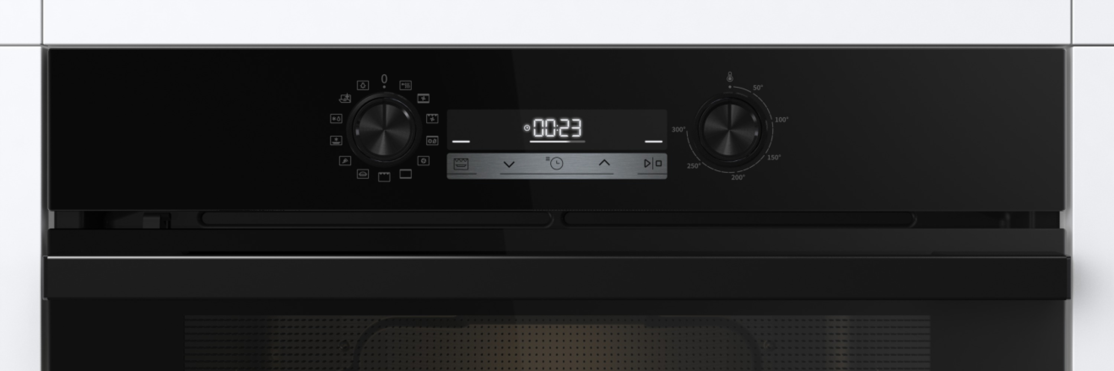 Un pannello di controllo del forno nero con due manopole, icone di funzione e timer digitale.