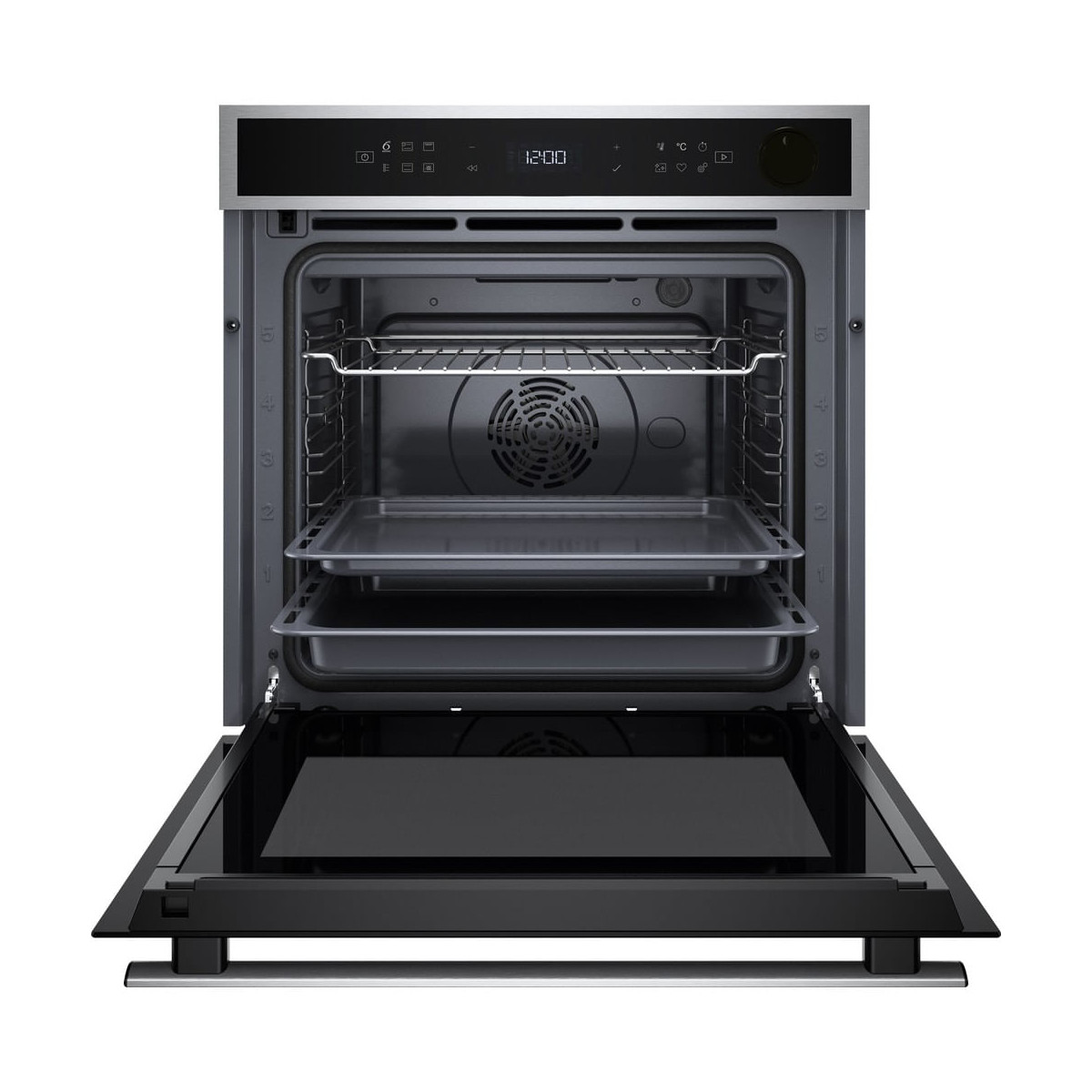 Un forno da incasso in acciaio inox aperto con due teglie e una griglia.