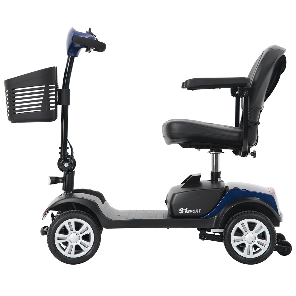 Vista lateral de un scooter de movilidad S1 Sport azul y negro con una cesta delantera y cuatro ruedas sobre fondo blanco.