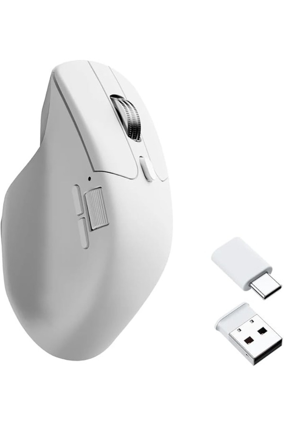 Beyaz arka planda iki USB adaptörlü beyaz kablosuz ergonomik fare.