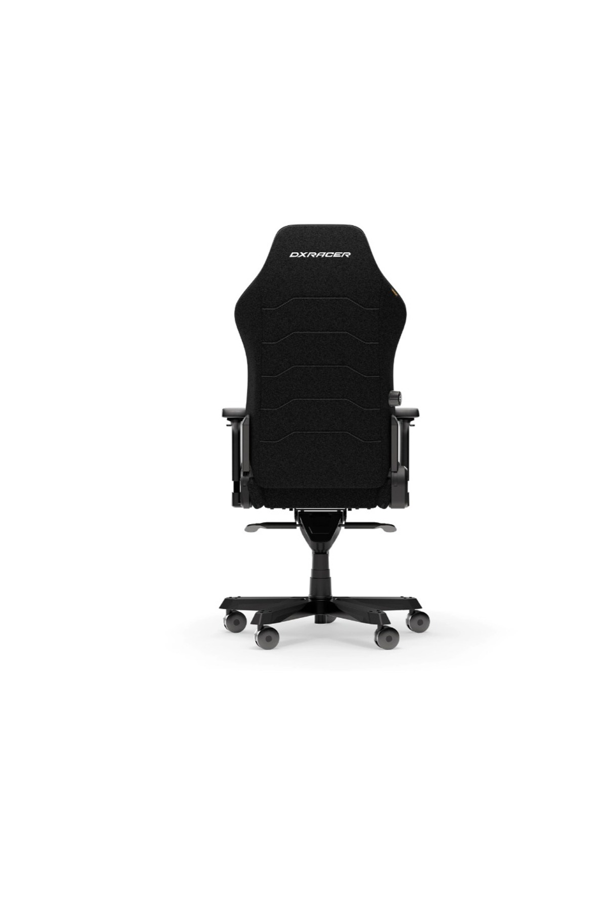 Kumaş döşemeli, kollçaklı ve tekerlekli siyah DXRacer oyuncu koltuğunun beyaz arka plandaki arka görünümü.