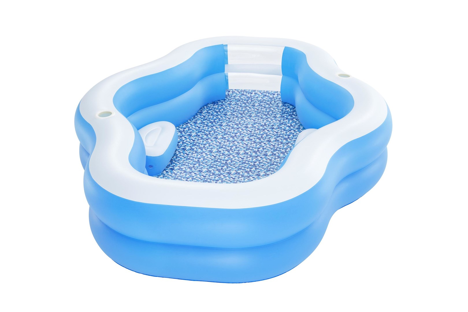 Ein aufblasbarer blau-weißer Pool mit integrierten Sitzen und Mosaikboden vor weißem Hintergrund.