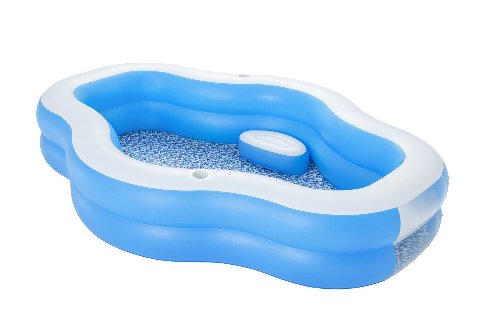 Ein aufblasbarer blau-weißer Swimmingpool mit integriertem Sitz und gemustertem Boden vor weißem Hintergrund.