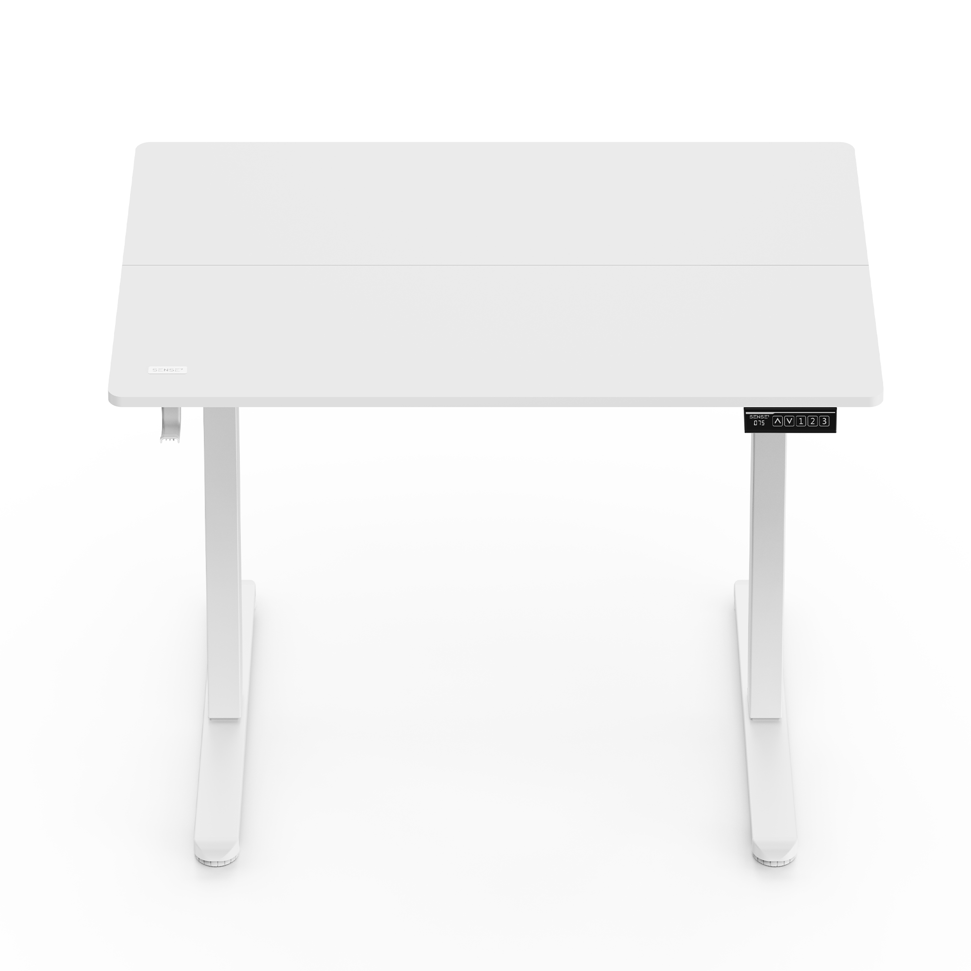 Un escritorio blanco ajustable en altura con panel de control digital sobre fondo blanco.