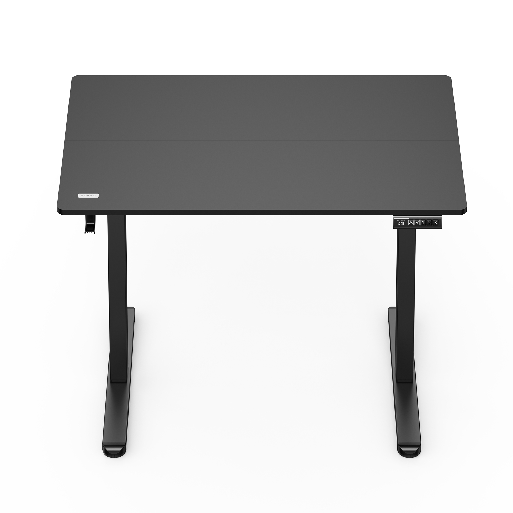 Un escritorio de pie ajustable negro con un panel de control sobre un fondo blanco.
