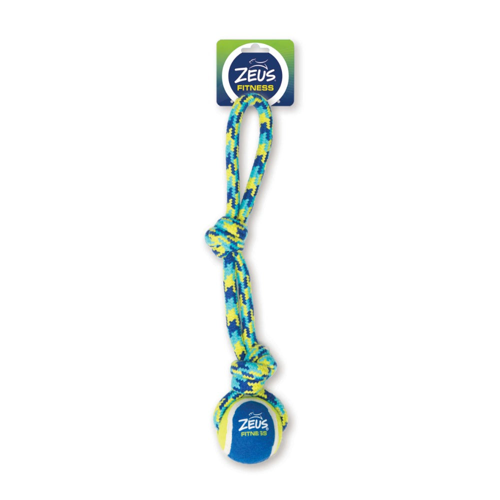 Un juguete de cuerda para perros Zeus Fitness azul y amarillo con una pelota de tenis, sobre fondo blanco.