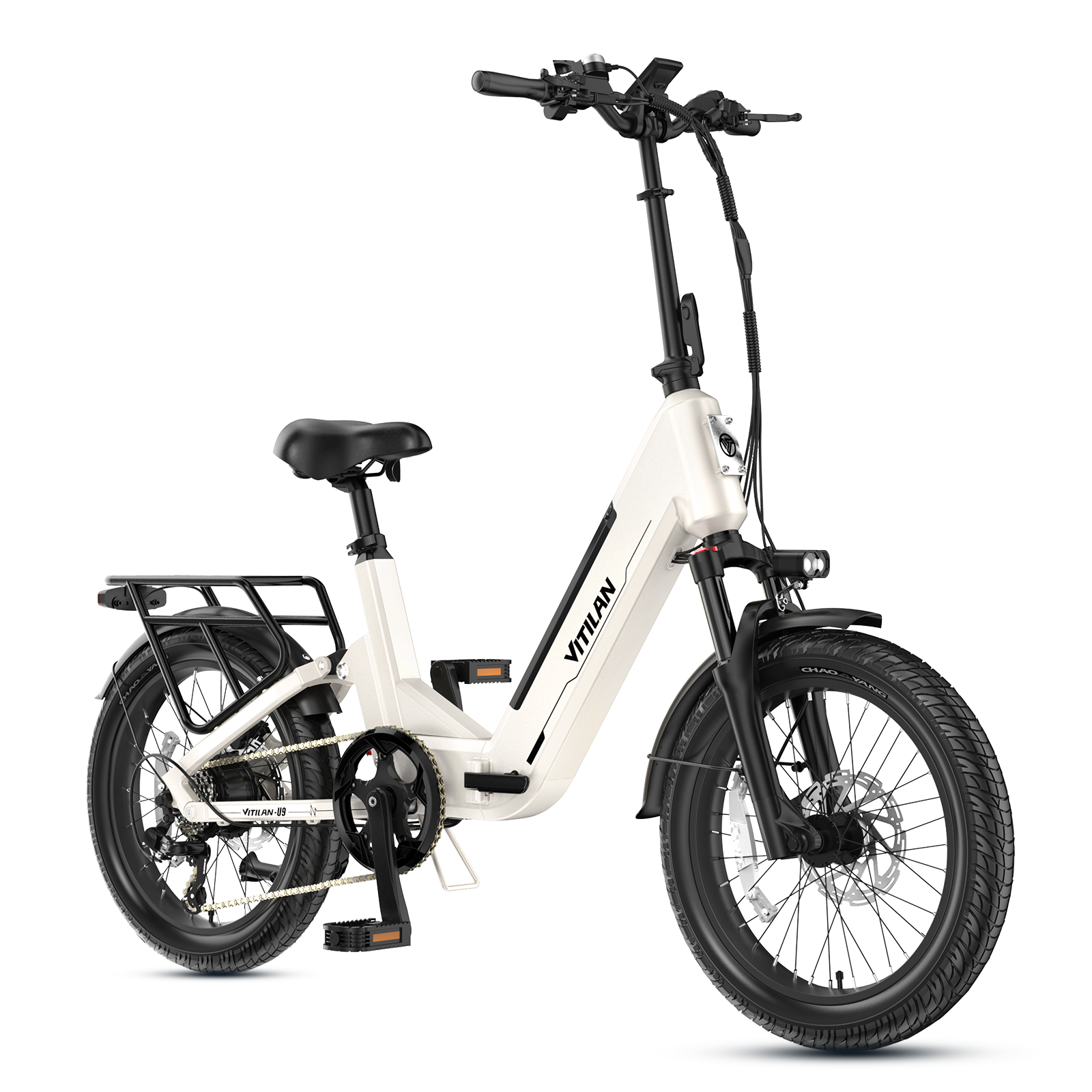Una bicicleta eléctrica blanca de rueda ancha con portaequipajes trasero, sillín negro y marca Vítilan.
