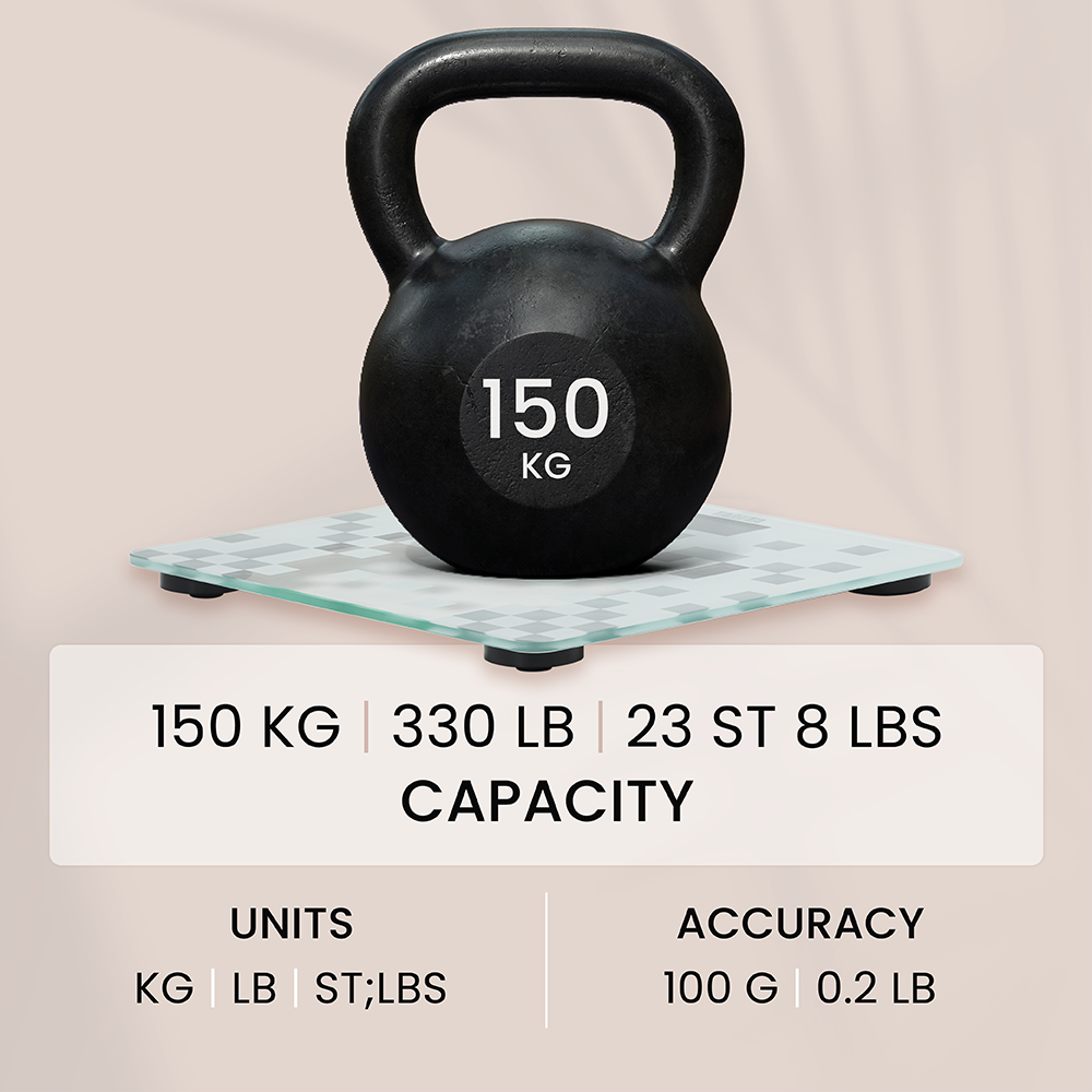 Kettlebell noir de 150 kg sur une balance en verre avec capacité et unités indiquées en bas.