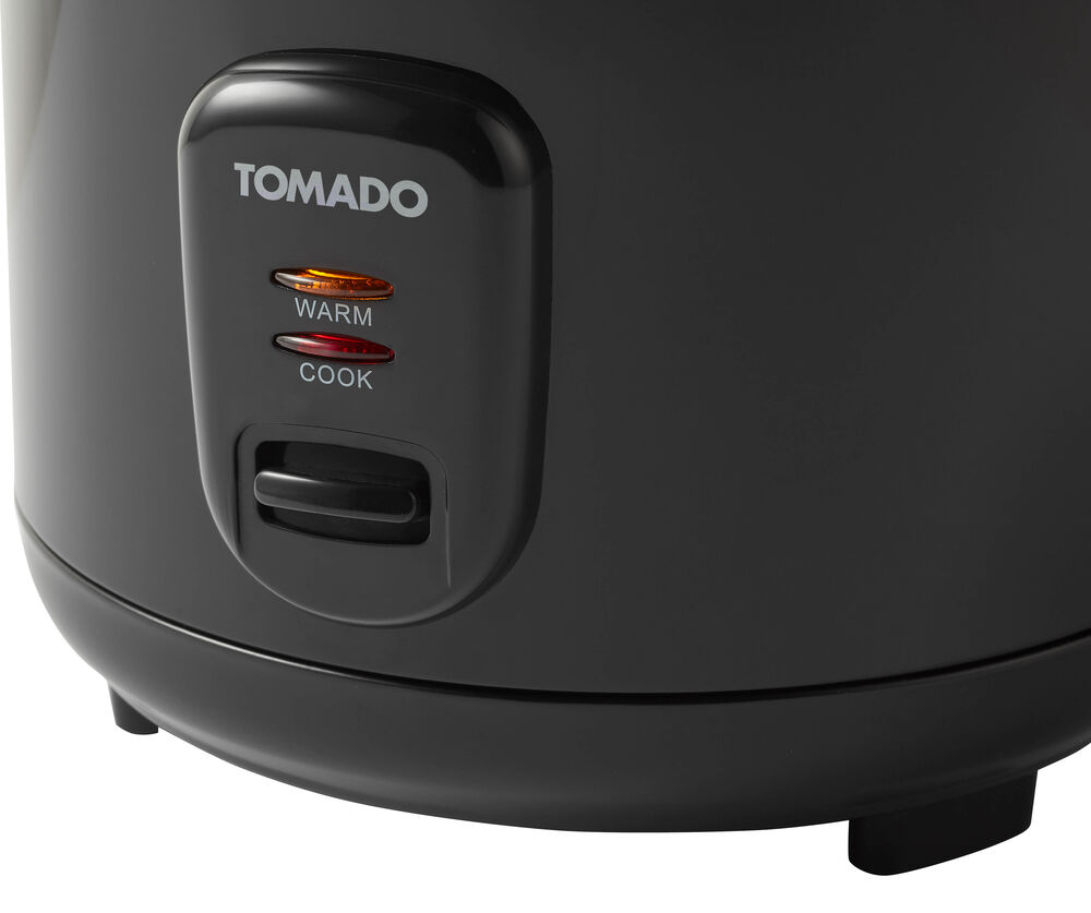 Nahaufnahme eines schwarzen Tomado-Reiskochers mit beleuchteter Warmhalte- und Kochlampe.
