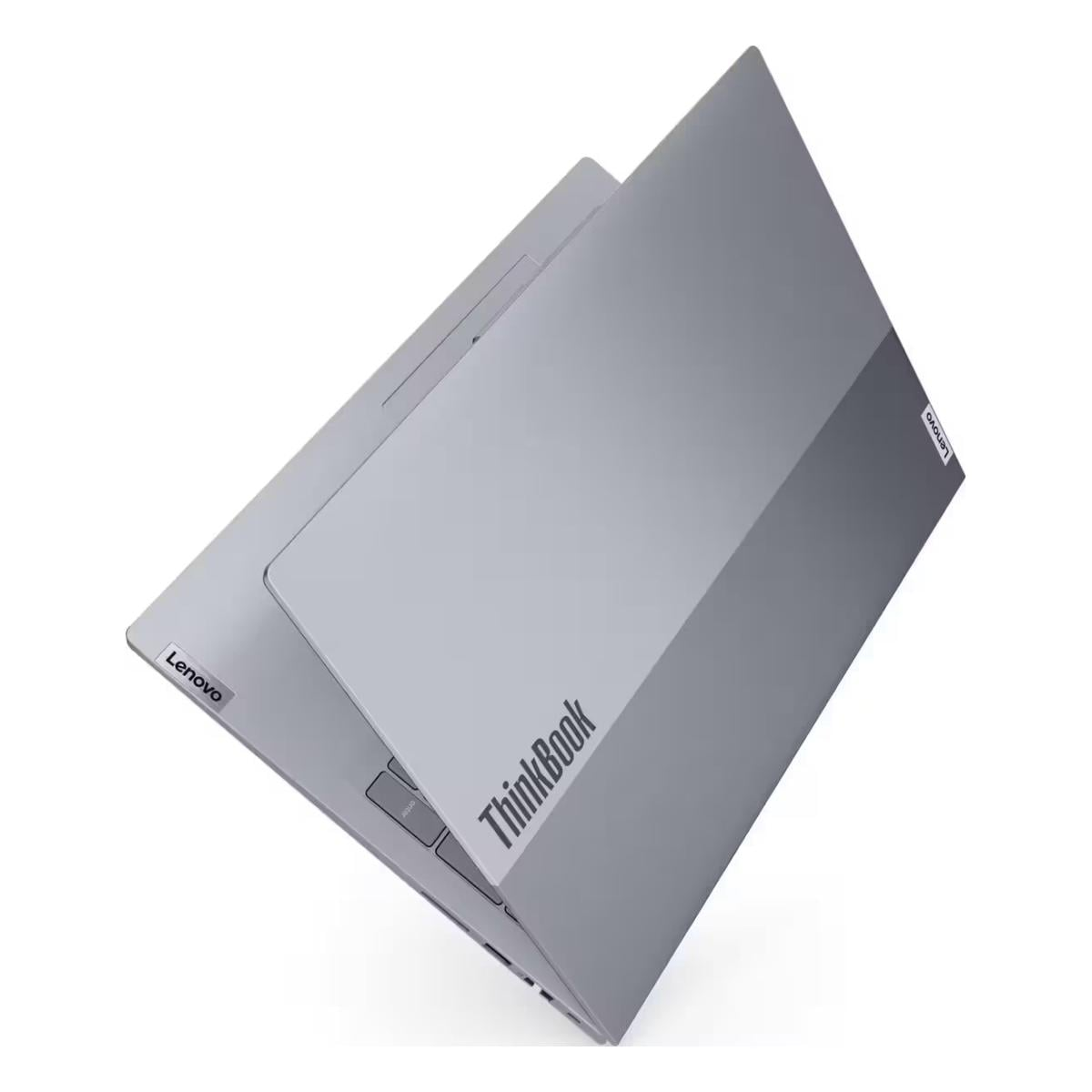 Ein geschlossener, silberner Lenovo ThinkBook Laptop von oben vor weißem Hintergrund.