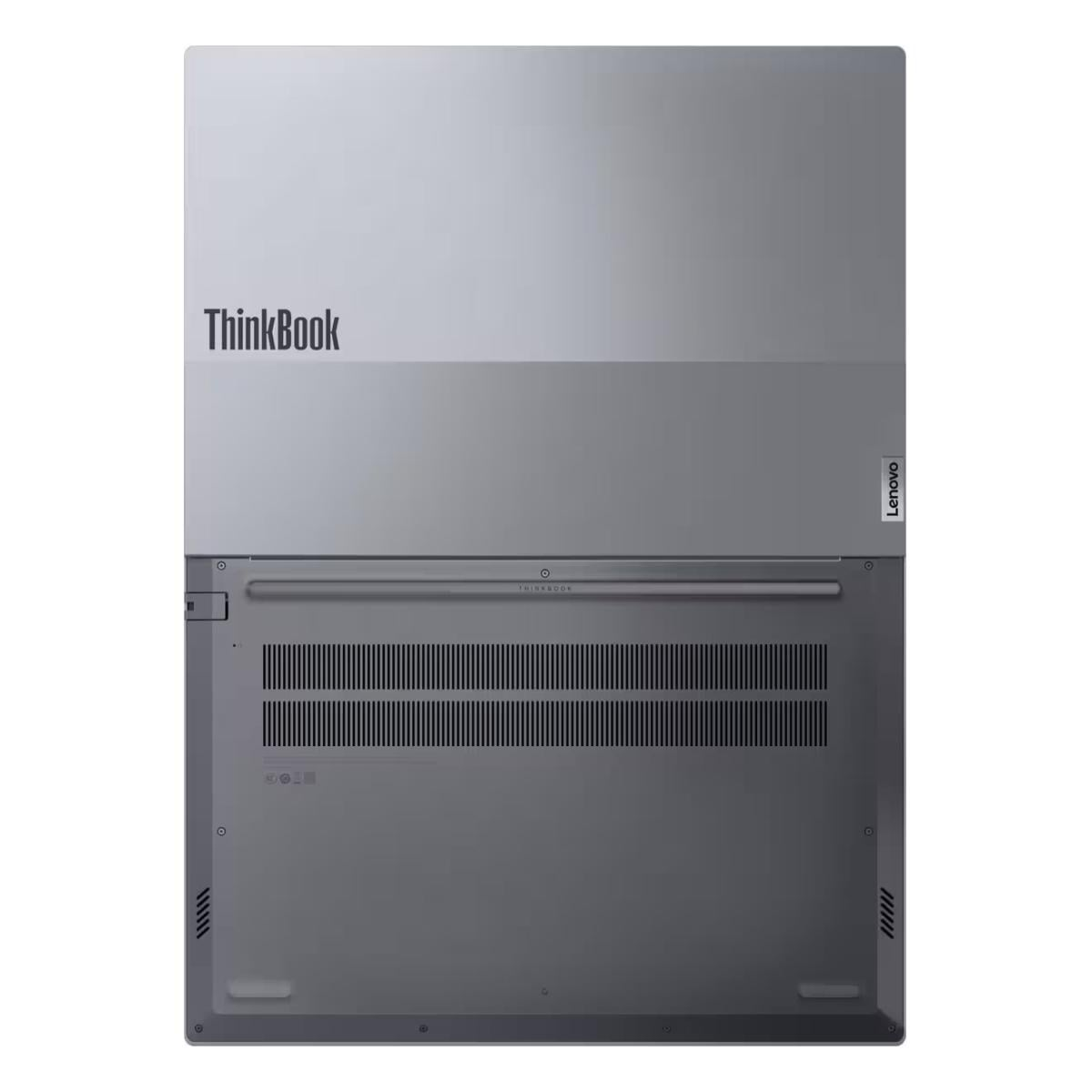 Unterseite eines silbernen ThinkBook-Laptops mit Lüftungsschlitzen, Gummifüßen und Lenovo-Logo an der Seite.
