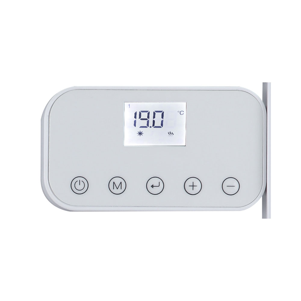 Weißer digitaler Thermostat mit LCD-Display und fünf Touch-Tasten.