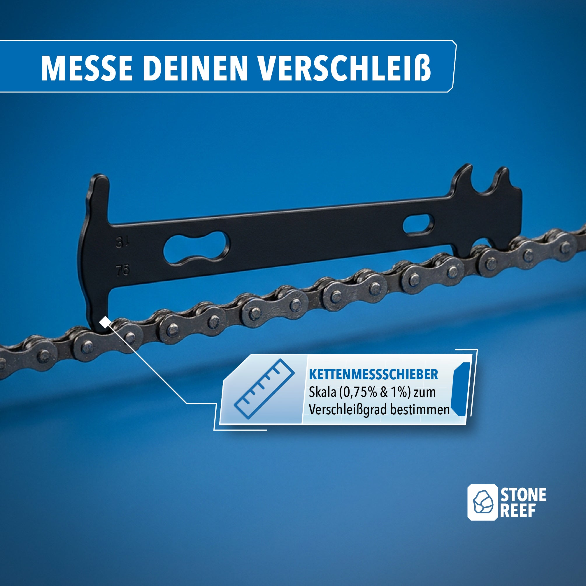Schwarze Kettenlehre auf einer Fahrradkette vor blauem Hintergrund mit erklärendem Text.