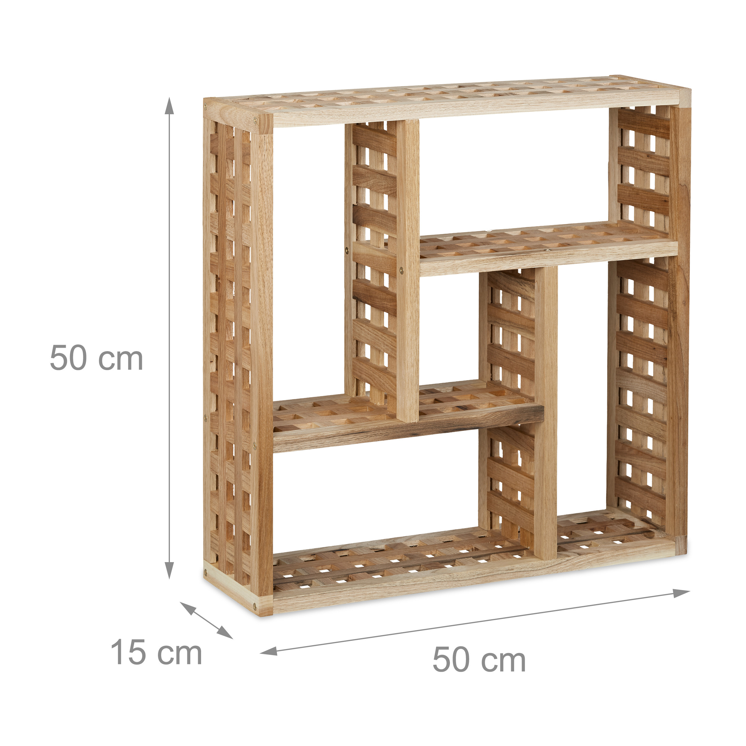 Ein Holzregal mit Gitterstruktur, 50 cm Höhe, 50 cm Breite und 15 cm Tiefe vor weißem Hintergrund.