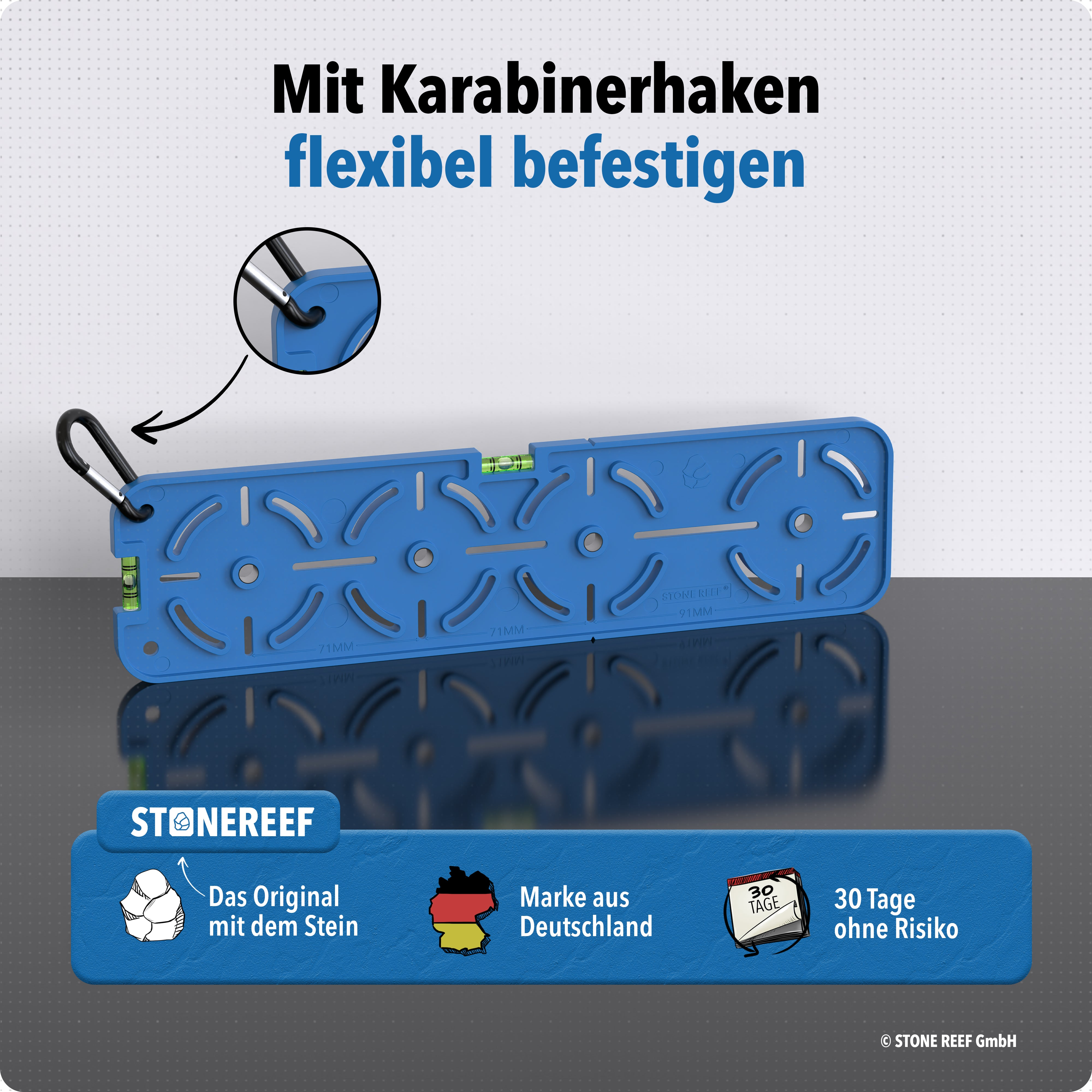 Blaue Steckdosen-Wasserwaage mit Karabinerhaken, zwei Vials und Texten zu Eigenschaften.
