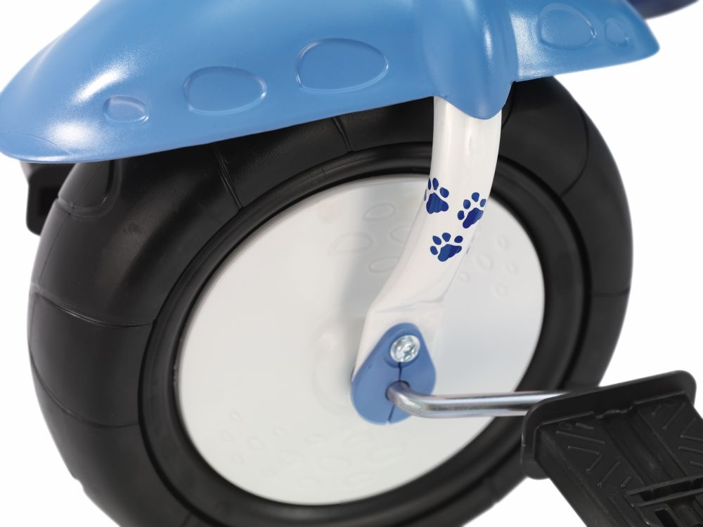 Nahaufnahme eines blauen Dreirads mit weißer Gabel, blauen Pfotenabdrücken, schwarzem Reifen und einem Pedal.