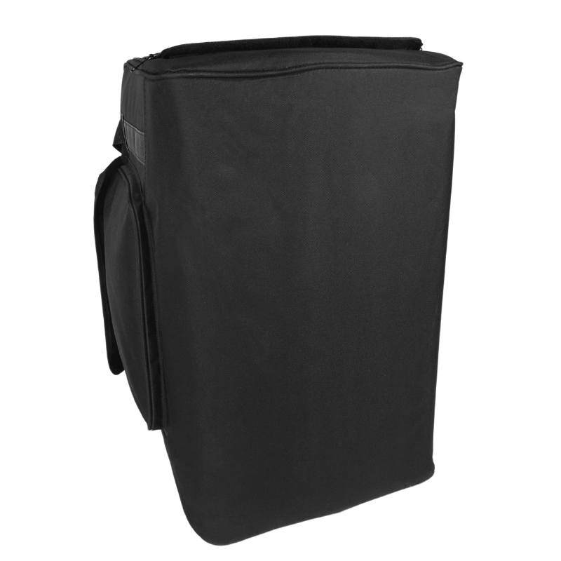 Ein großer, rechteckiger schwarzer Rucksack mit Seitentasche auf weißem Hintergrund.