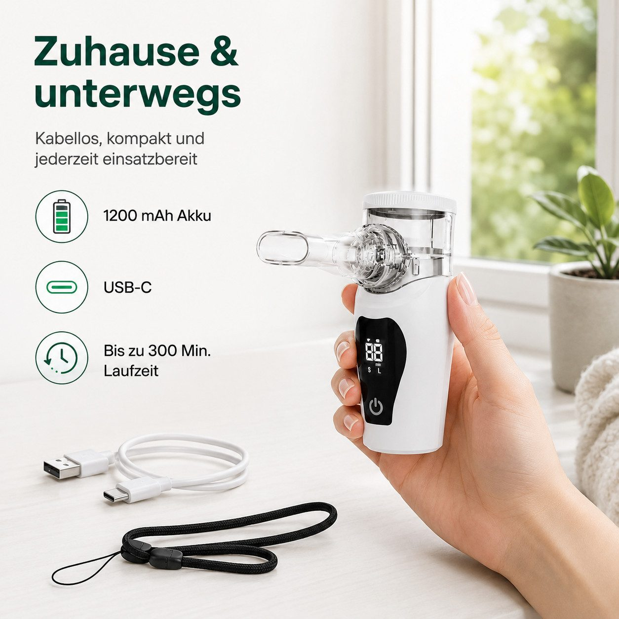 Eine Hand hält einen weißen tragbaren Inhalator auf einem Tisch, neben USB-C-Kabel und Trageband, mit Text.