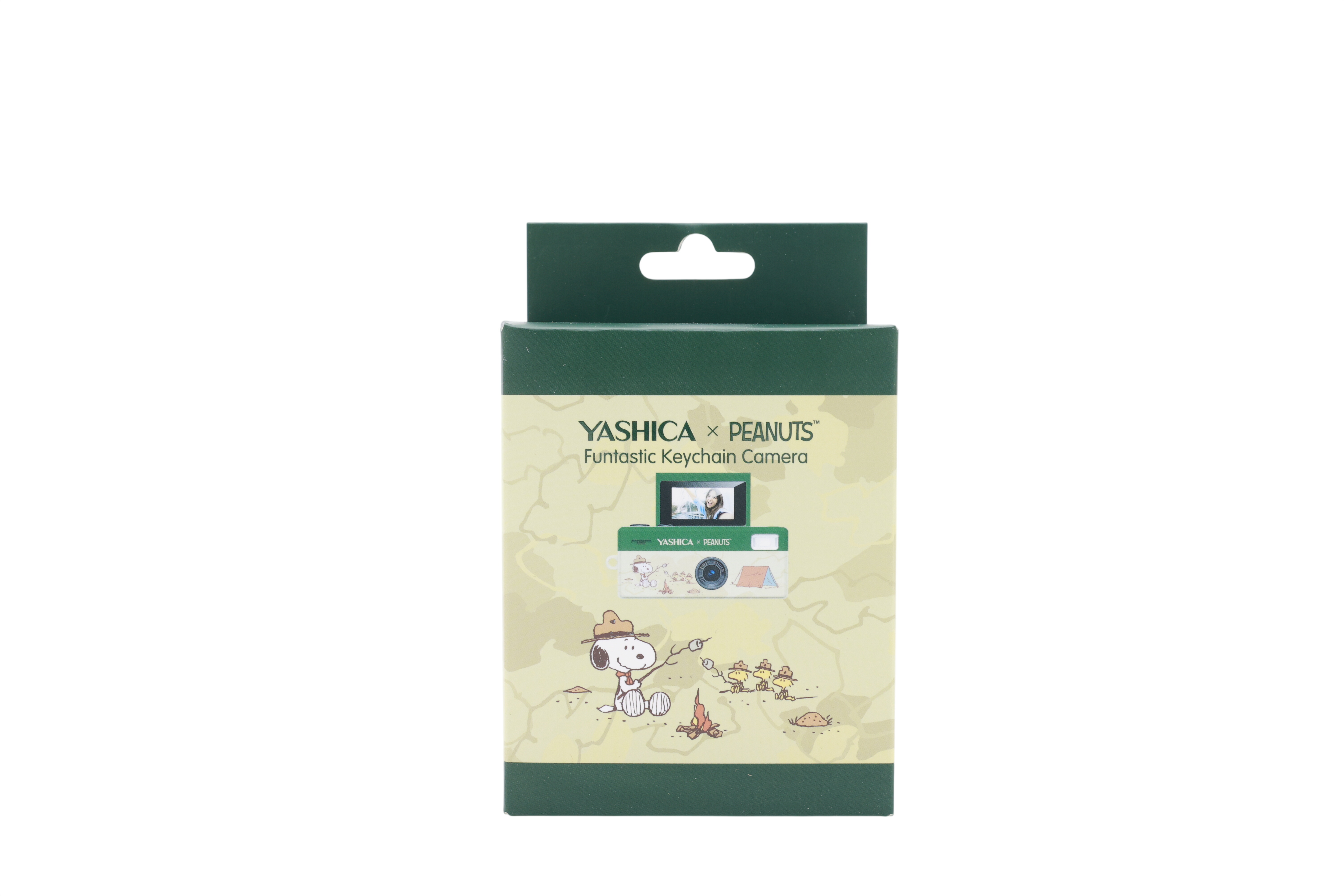 Grüne Verpackung der Yashica x Peanuts Funtastic Keychain Camera mit Snoopy-Illustration.