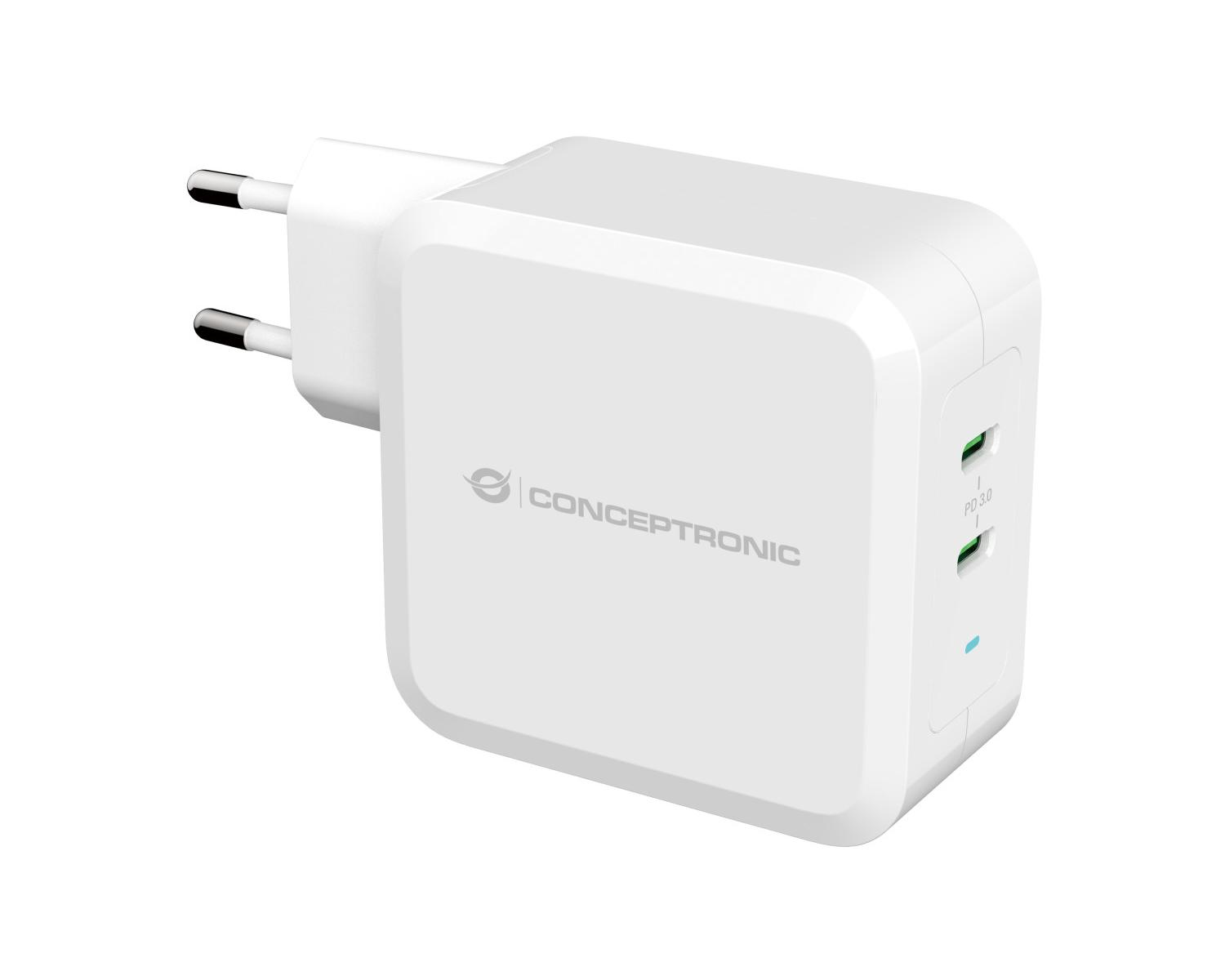 Un cargador de pared blanco Conceptronic con dos puertos USB y un enchufe europeo sobre fondo blanco.