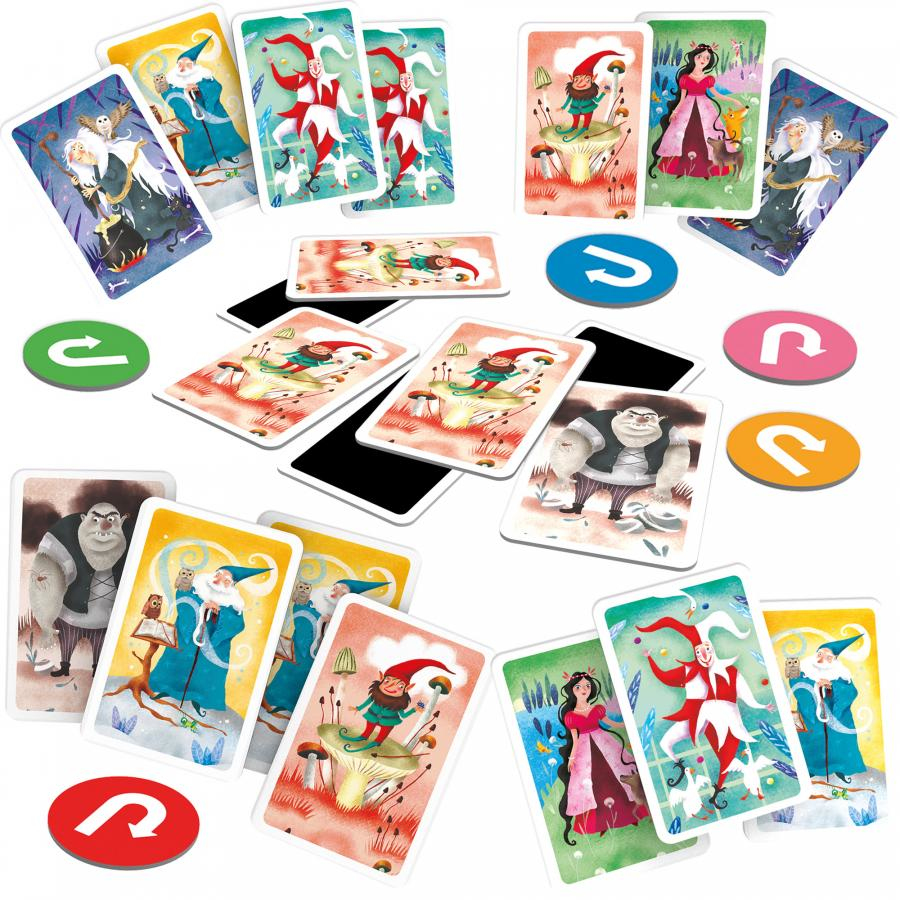 Ein Kartenspiel mit Fantasieillustrationen von Zauberern, Narren, Trollen und Gnomen sowie bunten Marken.