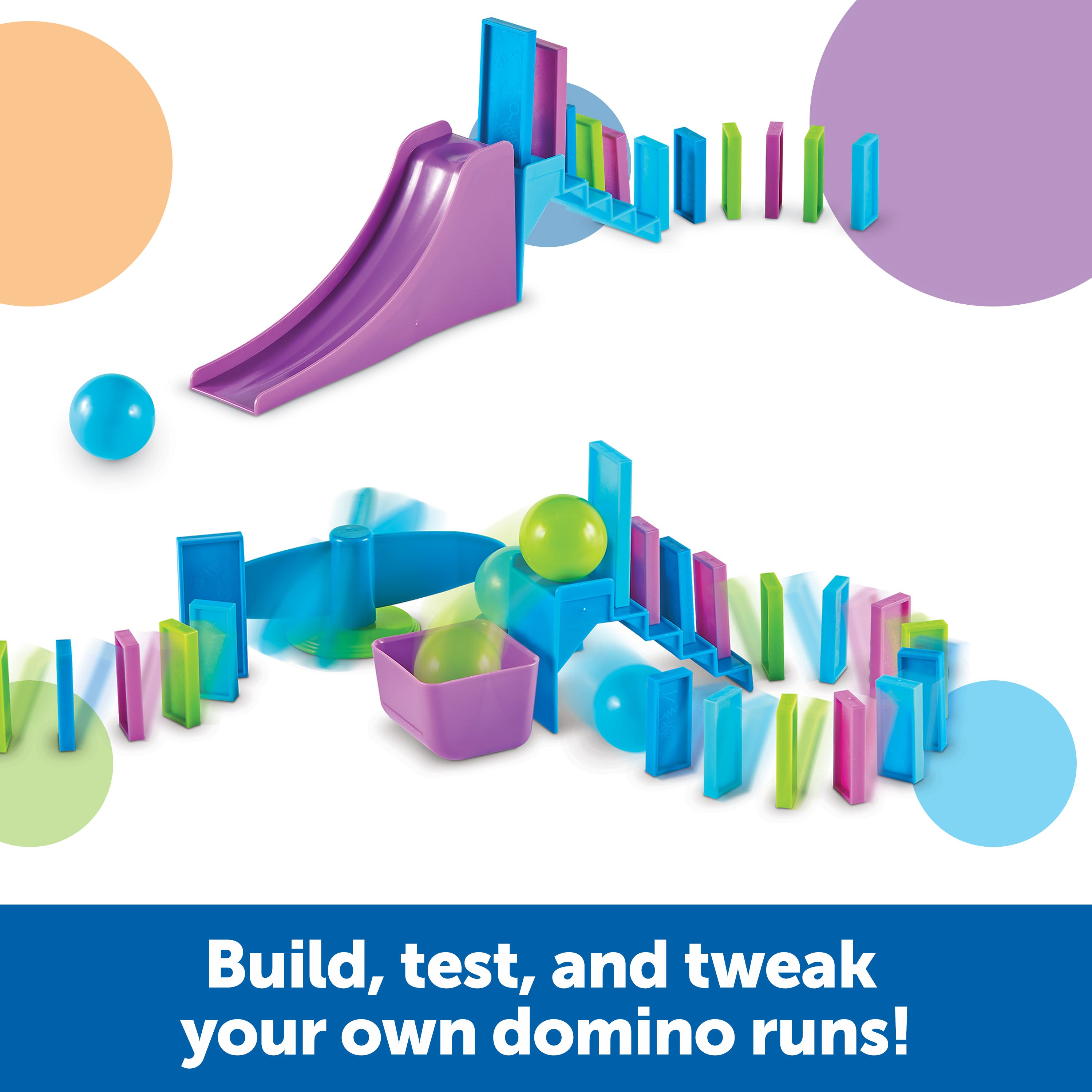 Bunt gemischte Domino-Rennstrecke mit Rutsche, Ball und Dominosteinen.