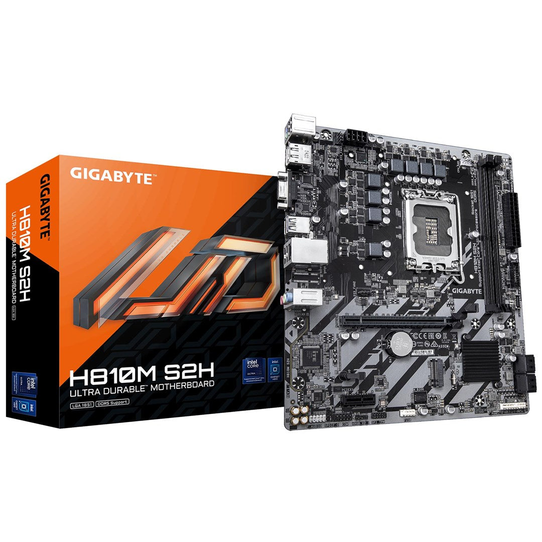 Placa base Gigabyte H810M S2H Ultra Durable junto a su caja de producto naranja y negra sobre fondo blanco.