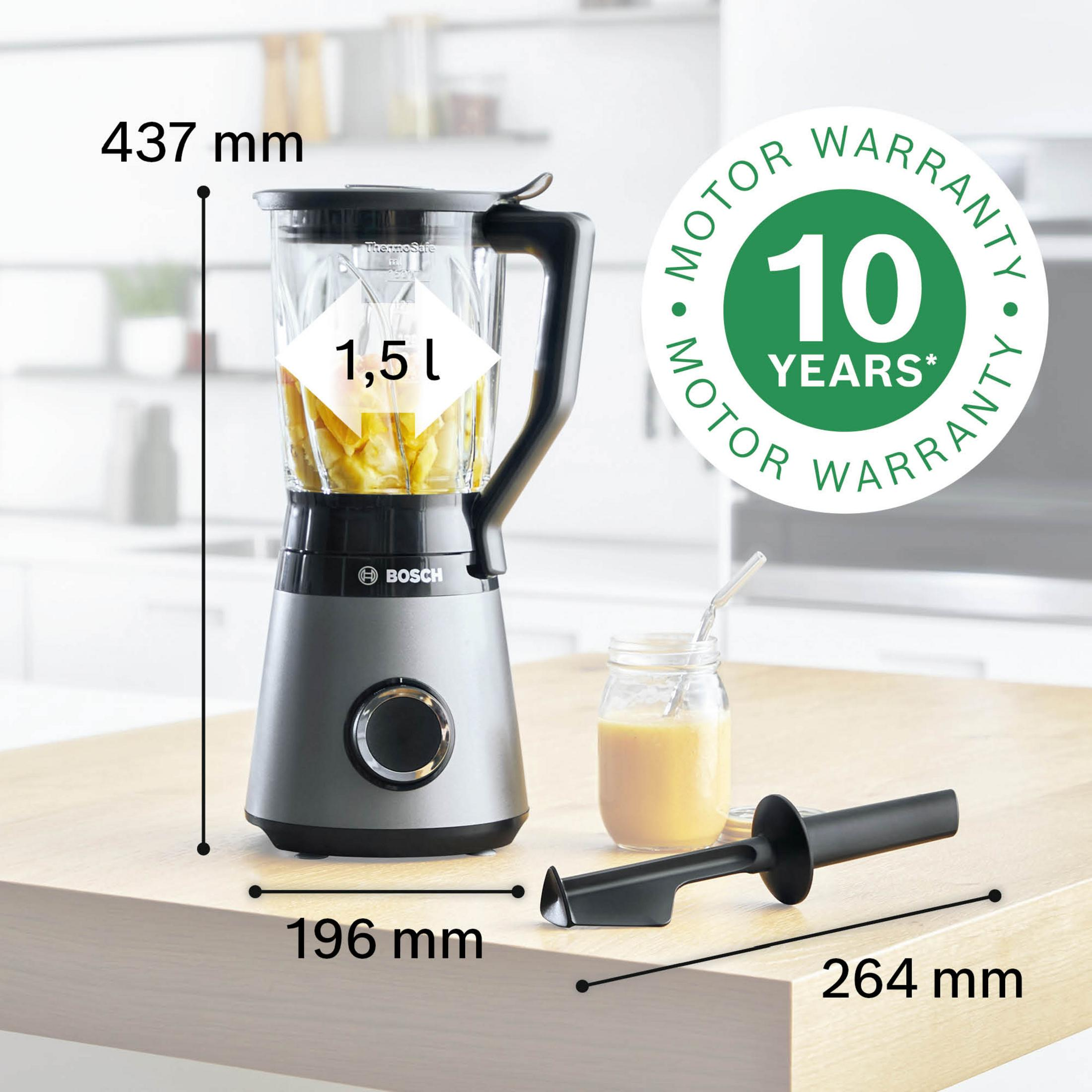Ahşap masada Bosch blender, ölçüler ve 10 yıl motor garantisi ile.