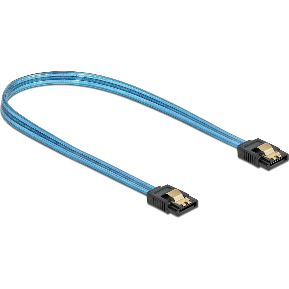 Un cavo dati SATA blu con connettori neri e clip dorate su sfondo bianco.