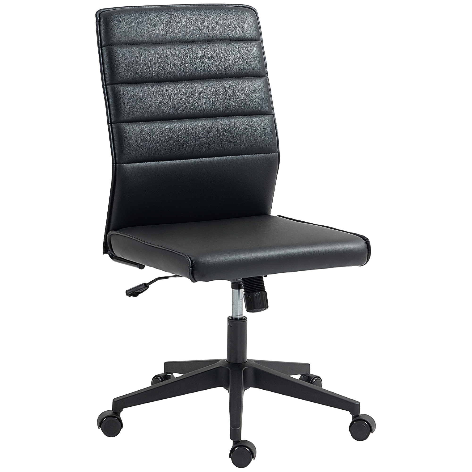 Una sedia da ufficio in pelle nera con schienale alto e rotelle.