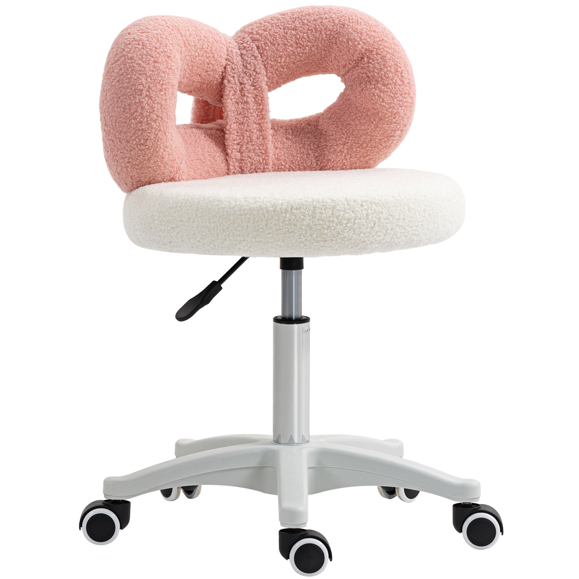 Una sedia rosa pelosa con seduta bianca, base in metallo argentato e ruote nere su sfondo bianco.