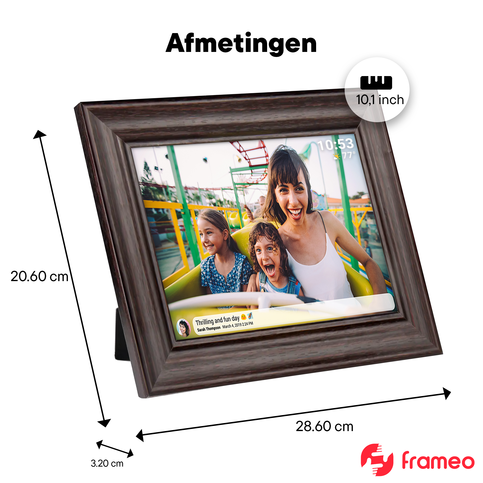 Un cadre photo numérique en bois affiche une famille souriante, dimensions 28,6x20,6x3,2 cm.