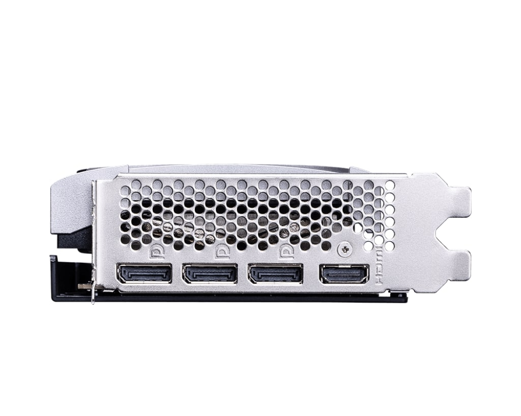 Üç DisplayPort ve bir HDMI bağlantısına sahip, havalandırma delikli gümüş renkli kasada yer alan grafik kartı.