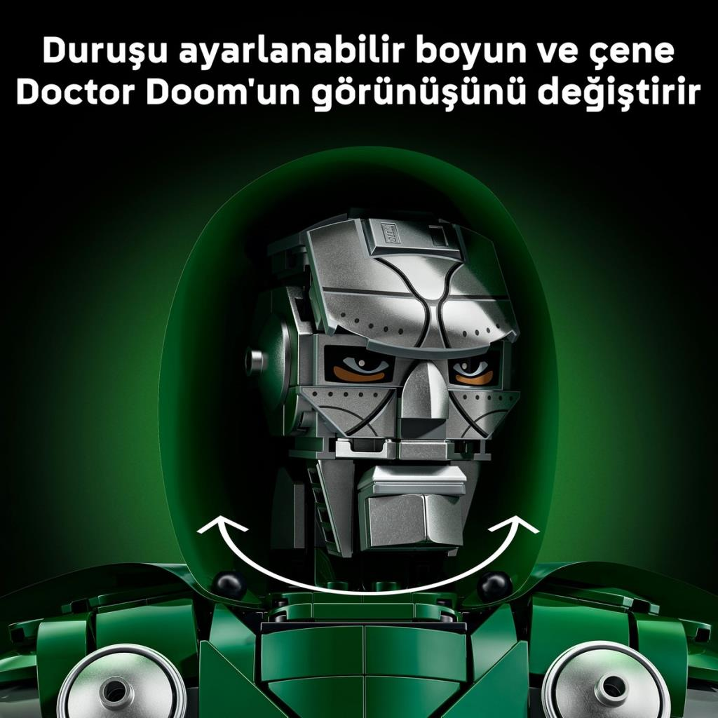 Siyah arka planda ayarlanabilir başlı ve yeşil kapüşonlu Lego Doctor Doom figürü.