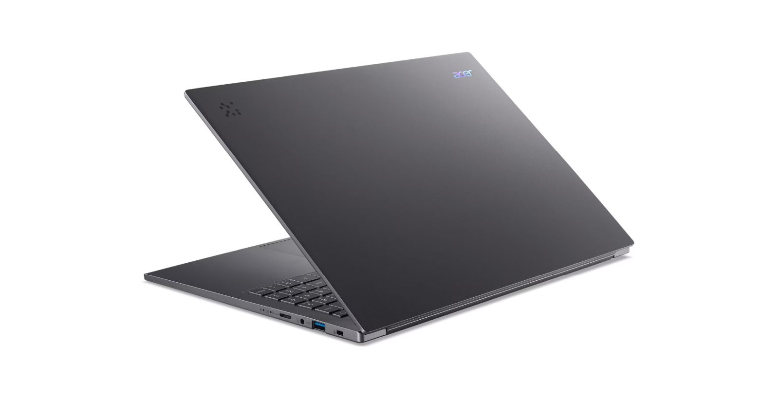 Ein grauer Acer Laptop, aufgestellt und leicht angewinkelt, vor einem rein weißen Hintergrund.