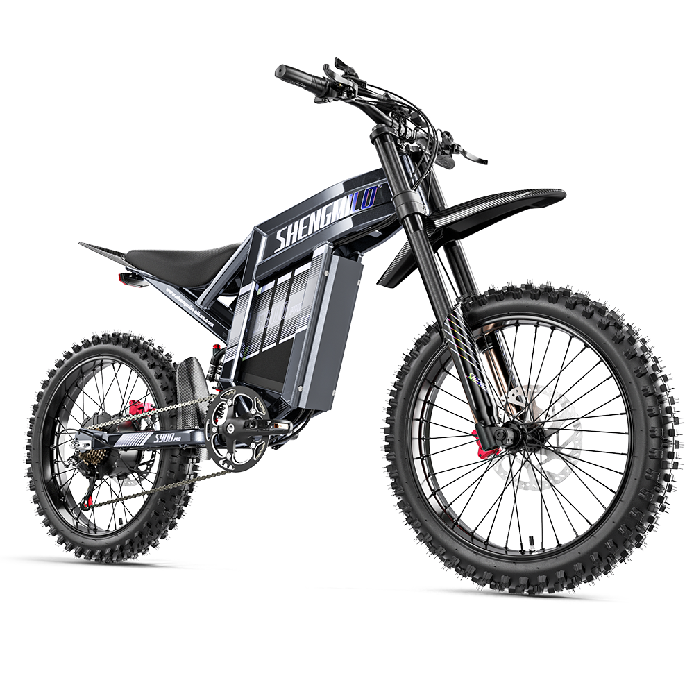 Una dirt bike elettrica nera con telaio spesso, pneumatici tassellati e un dettaglio rosso sul freno a disco.