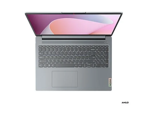 Pembe ekran arka planına sahip açık gri bir Lenovo dizüstü bilgisayarın üstten görünümü.