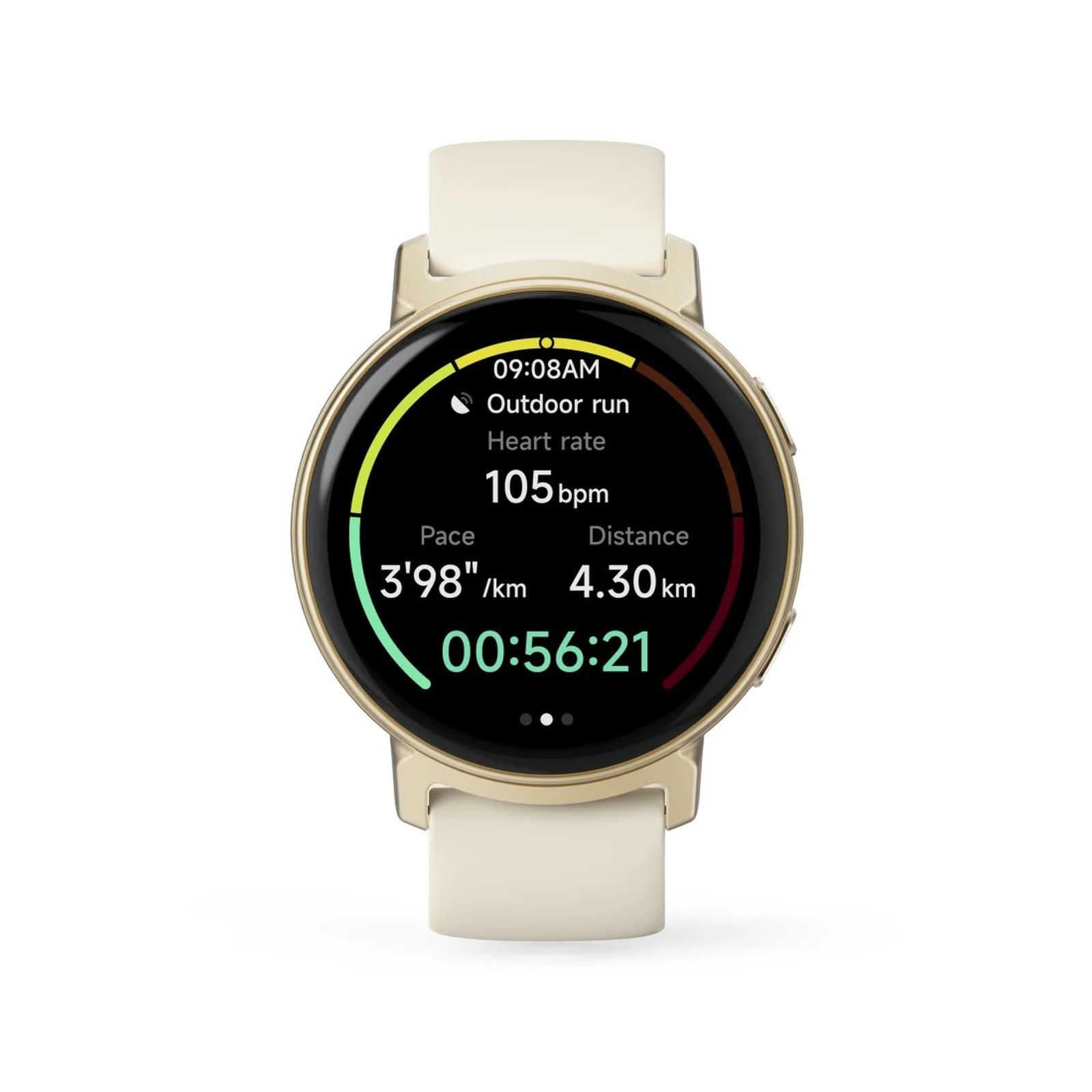 Eine goldene Smartwatch mit hellem Armband zeigt Fitnessdaten wie Herzfrequenz, Pace und Distanz auf dem Display.
