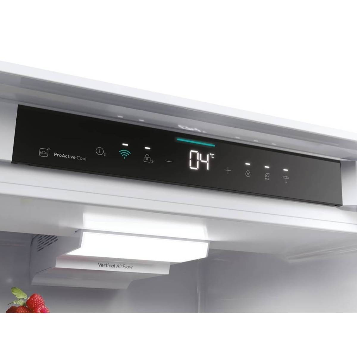 Primer plano del panel de control de un frigorífico con pantalla LED a 04 grados y luz Vertical Airflow.