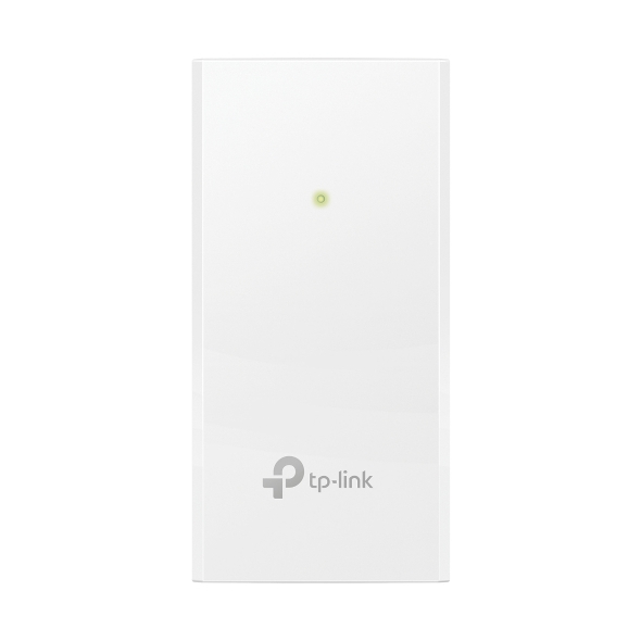Ön yüzünde yanan yeşil bir LED ışık ve gri logo bulunan beyaz bir TP-Link Wi-Fi genişletici.