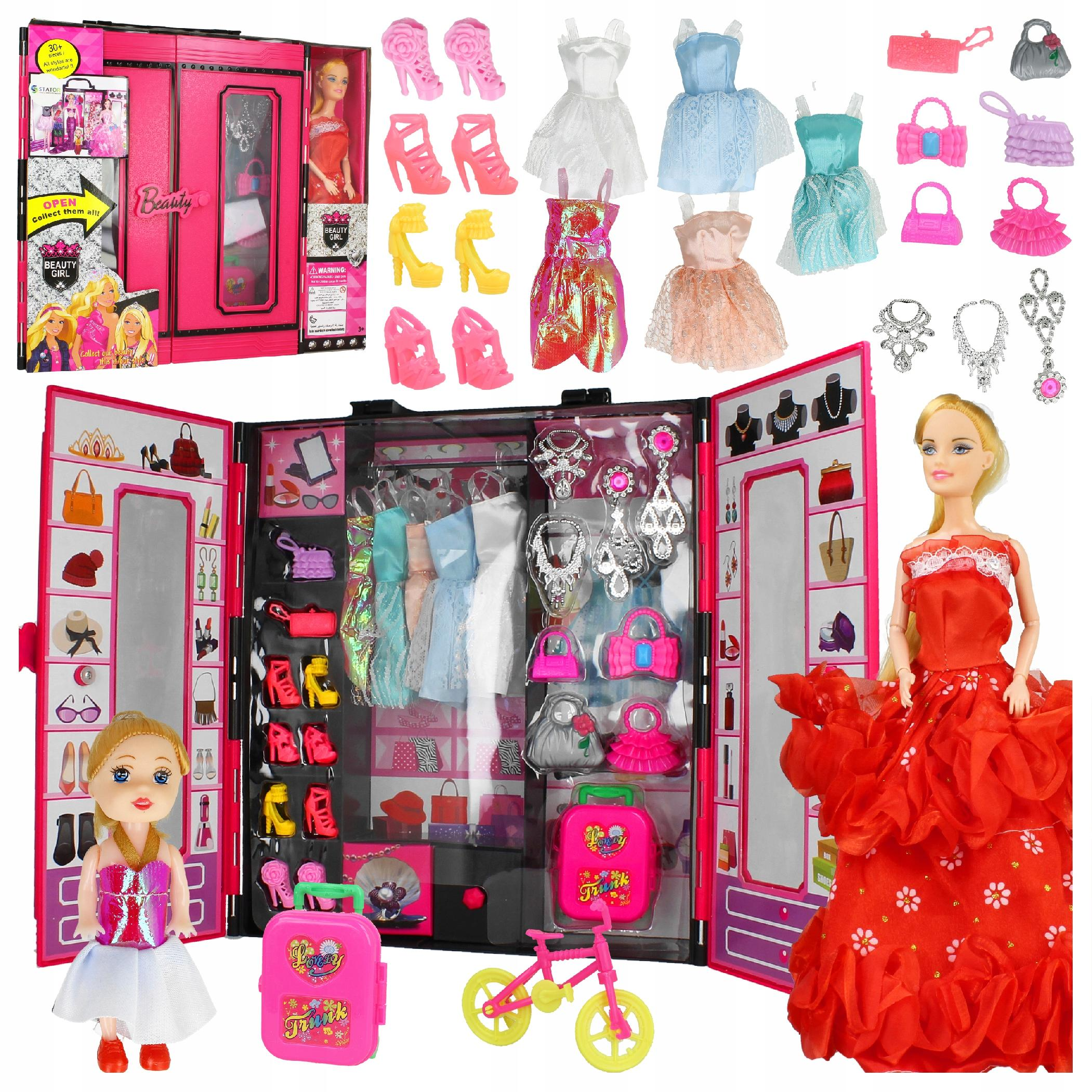 Lalka Barbie w czerwonej sukni obok różowej otwartej szafy z ubraniami i dodatkami.