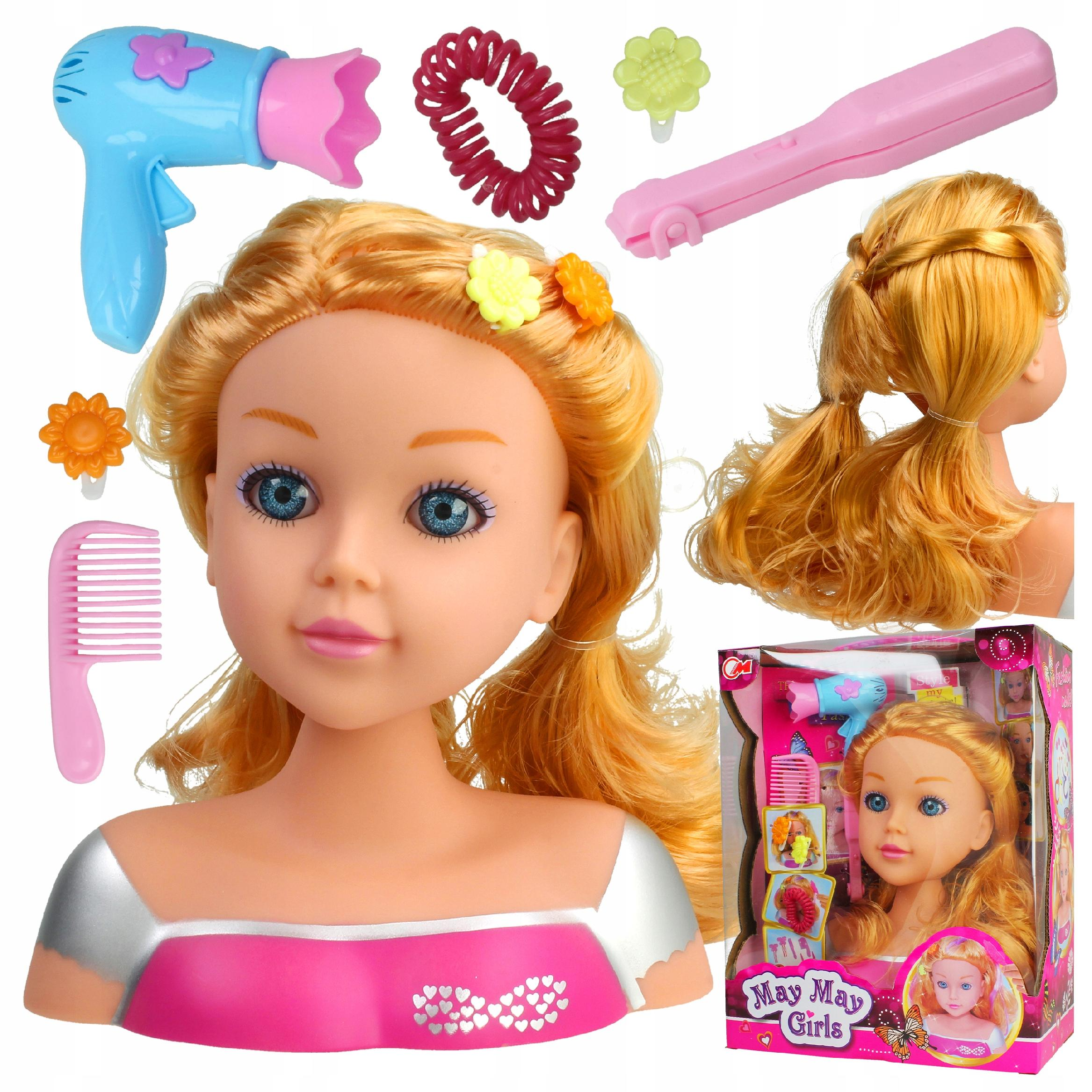 Blond głowa do stylizacji z akcesoriami, takimi jak suszarka, grzebień, gumka do włosów i pudełko.