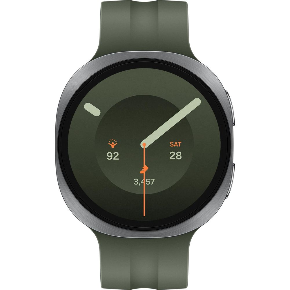 Grüne Smartwatch mit rundem Gehäuse, analogen Zeigern, digitalem Schrittzähler und Datumanzeige.