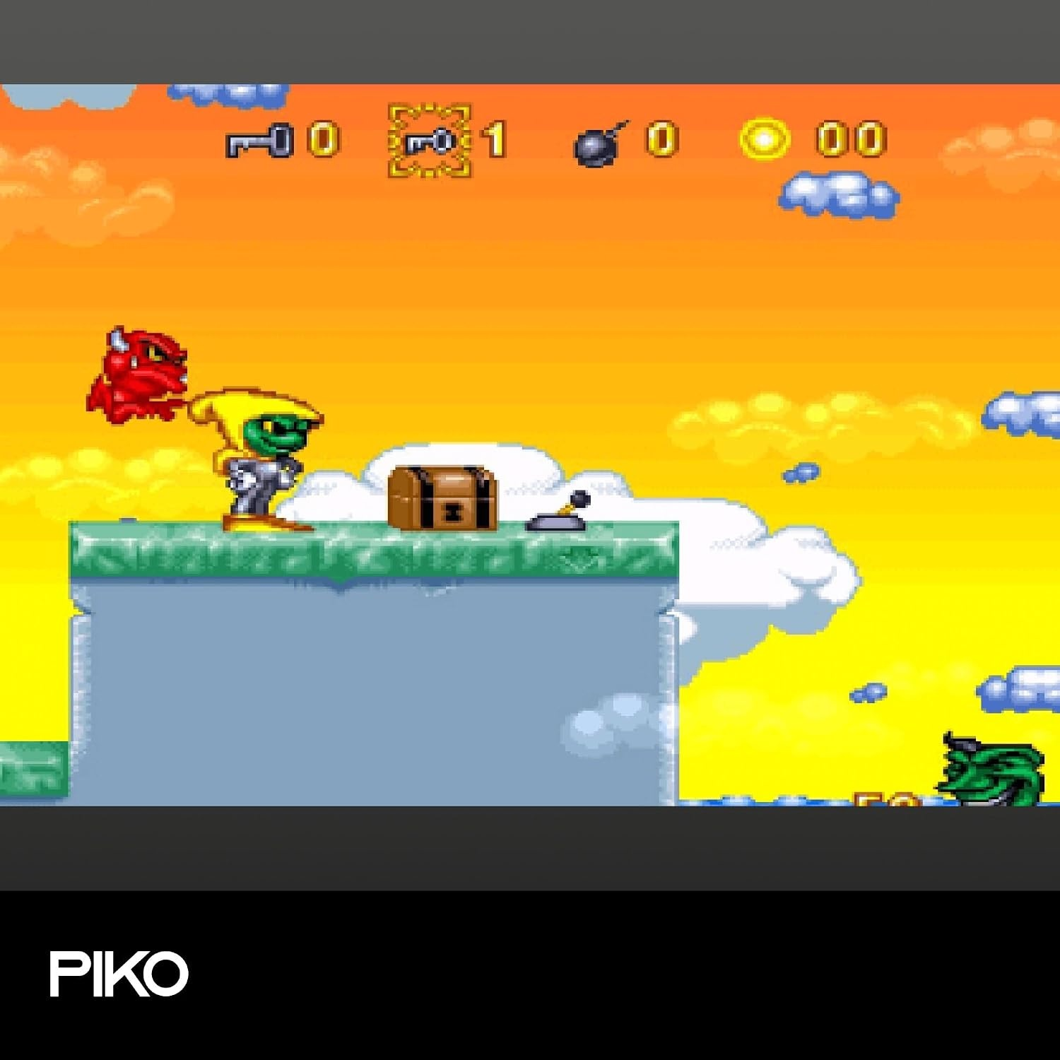 Un personaggio di un videogioco si trova su una piattaforma in cielo vicino a un forziere e a un mostriciattolo rosso.