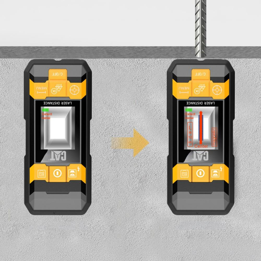 Gri beton duvar üzerinde iki siyah CAT lazer metre, sağdaki metal tespiti yapıyor.