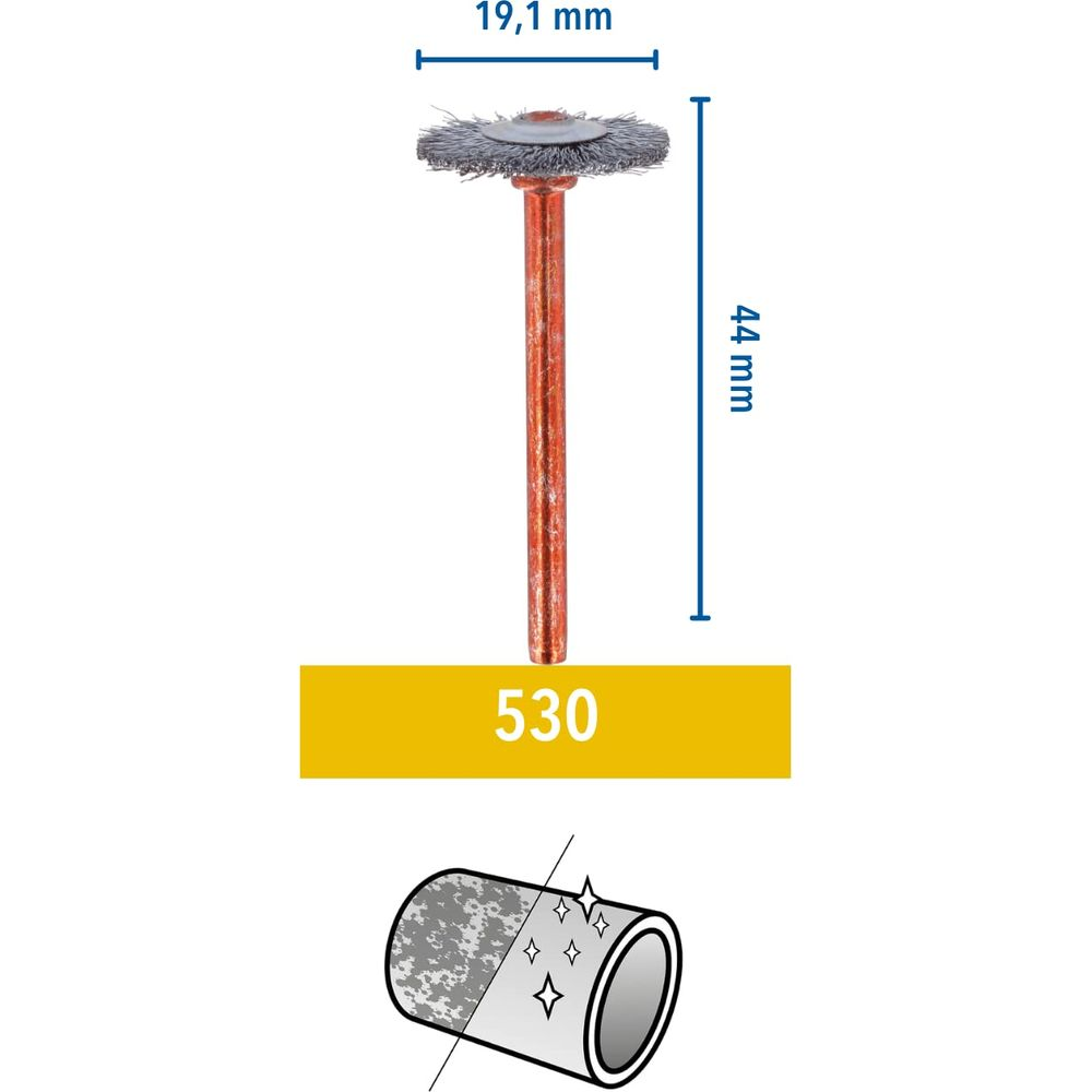 Eine Drahtbürste mit Maßen 19,1 mm und 44 mm, beschriftet mit 530, zeigt Reinigungswirkung an einem Metallrohr.