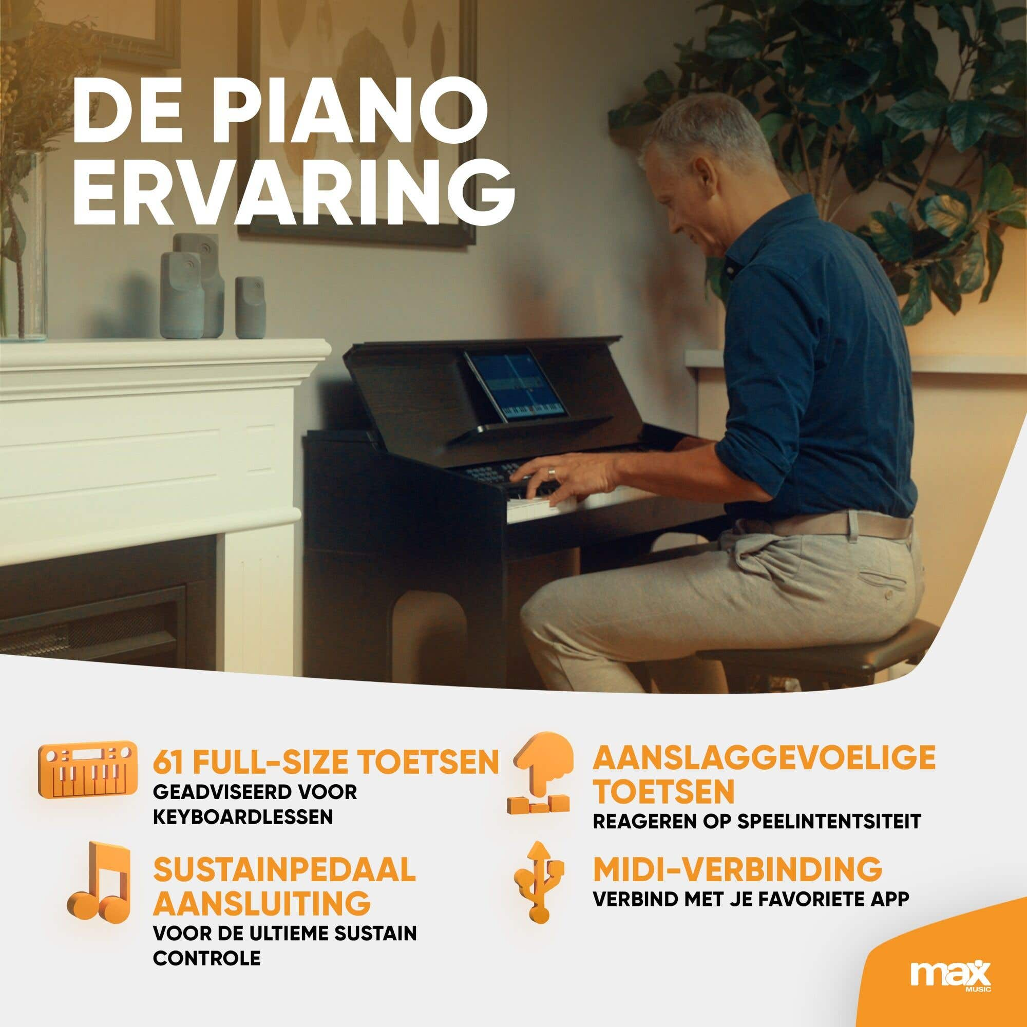 Un homme joue du piano numérique à l'intérieur, avec du texte en néerlandais sur les fonctionnalités.