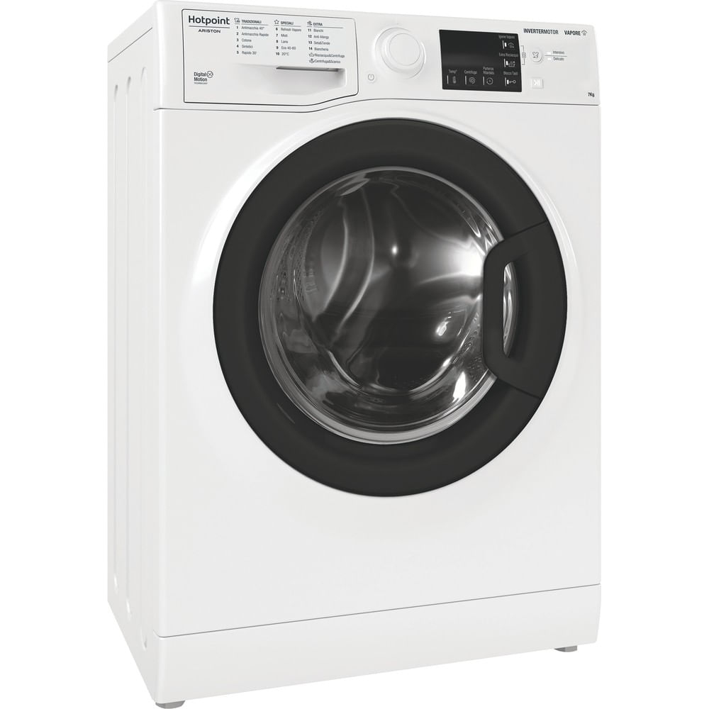 Una lavatrice bianca Hotpoint con oblò nero e display digitale su sfondo bianco.