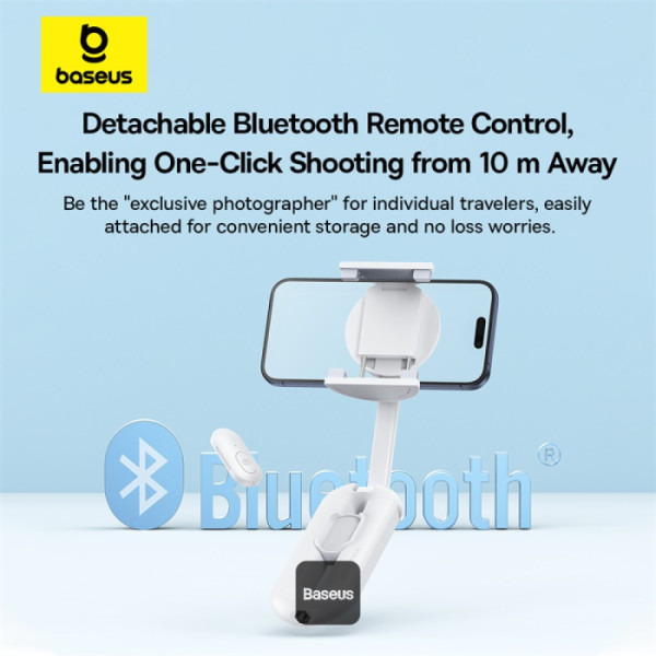 Un selfie stick bianco con smartphone e telecomando Bluetooth rimovibile su sfondo blu.